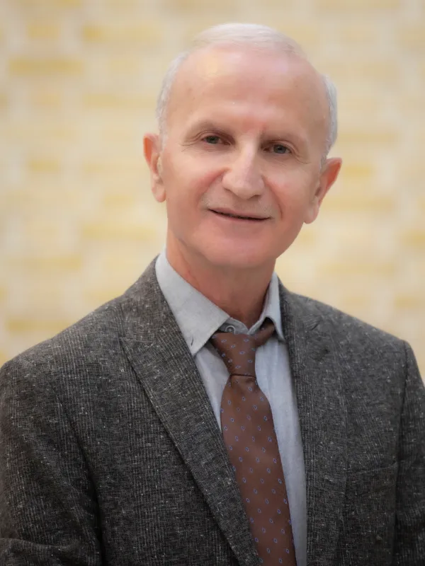 دکتر خالد غلامعلی پزشک عمومی